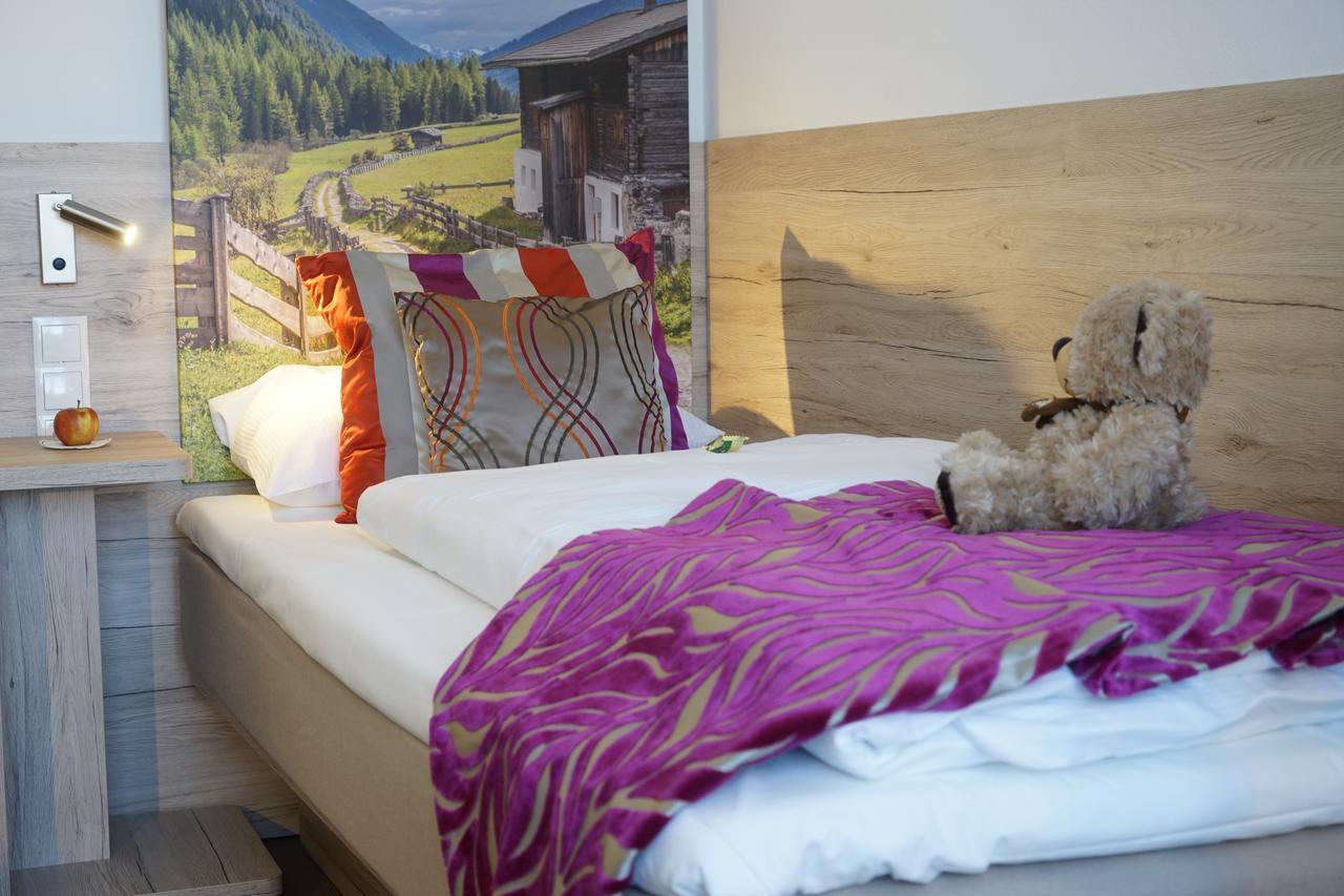 Hotel Edel Weiss BRE Екстериор снимка