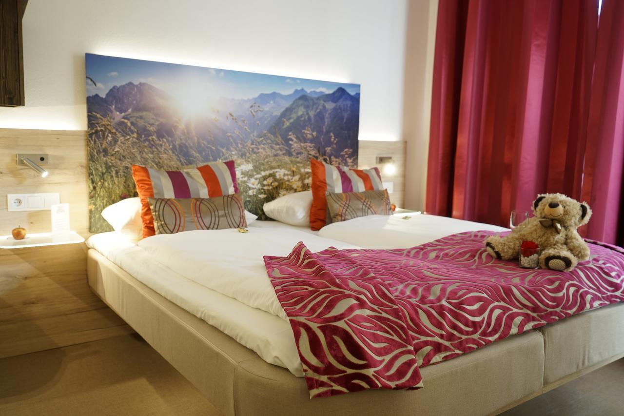 Hotel Edel Weiss BRE Екстериор снимка