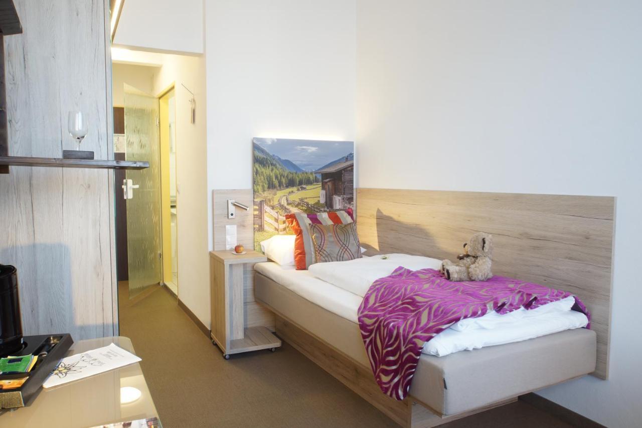 Hotel Edel Weiss BRE Екстериор снимка